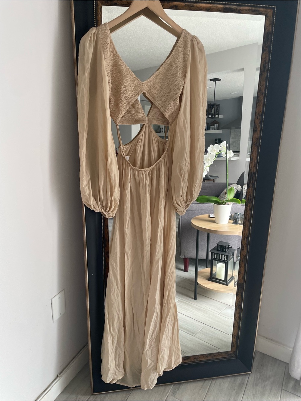 Indah Julie Smocked Long Sleeve Maxi Palmonio - Picture 9 of 9